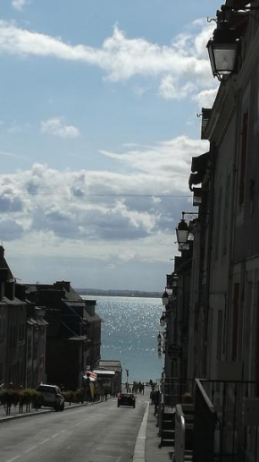 Maison du port, à 100 m de la mer jusqu'à 9 personnes, Cancale